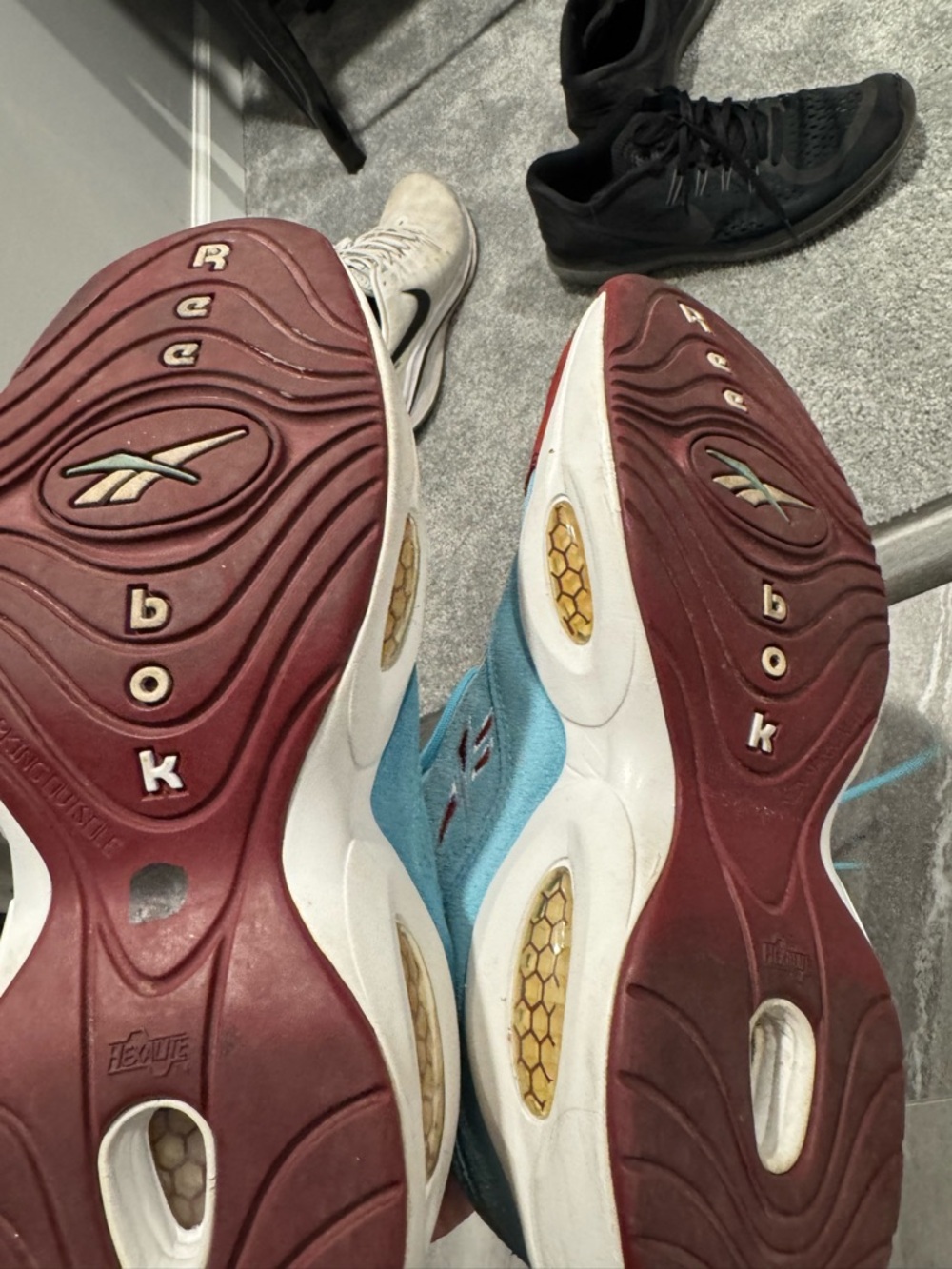 Reebok question low mid Phillies size 11 - Picture 9 of 11
